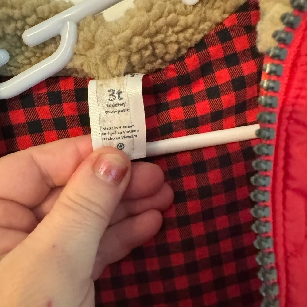 Cutest adorable dapper kids 3T puff best with plaid inside and accebts. Like new